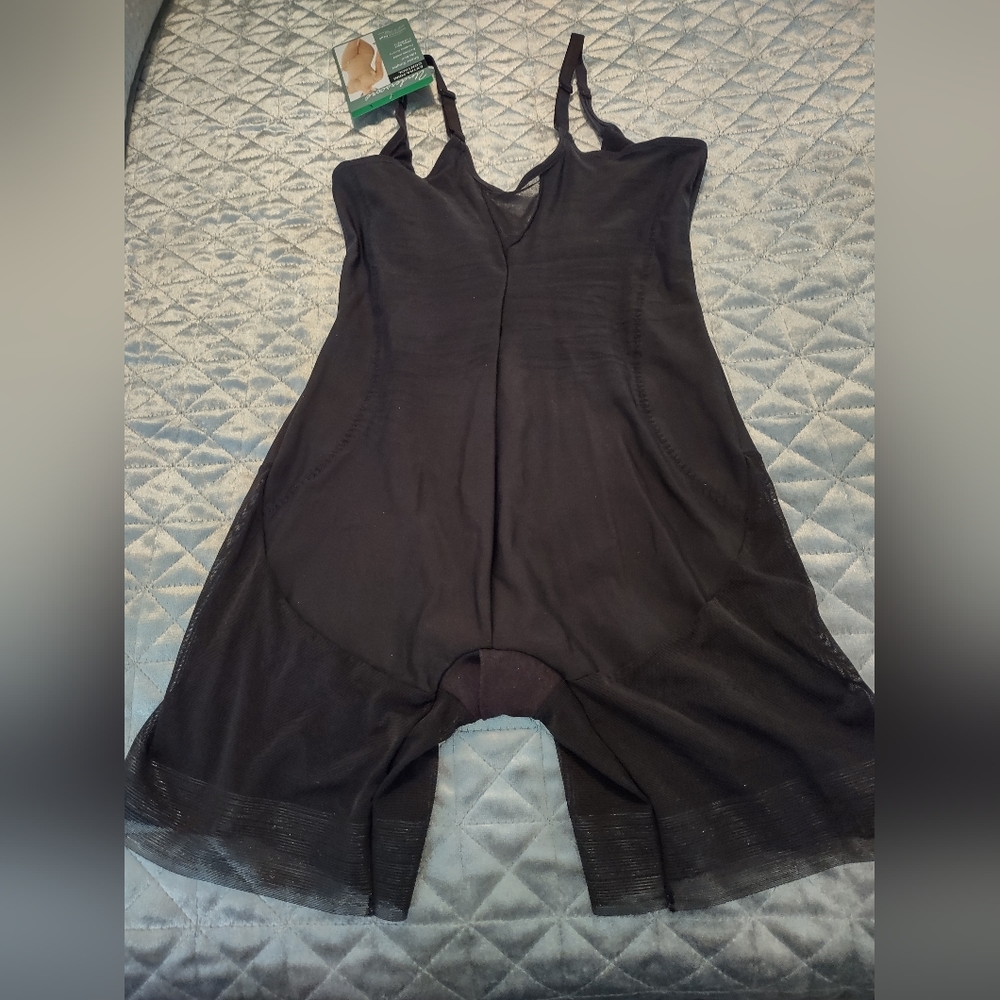 NWT.  Shapewear by Underscore One Piece. Black. Size Large.